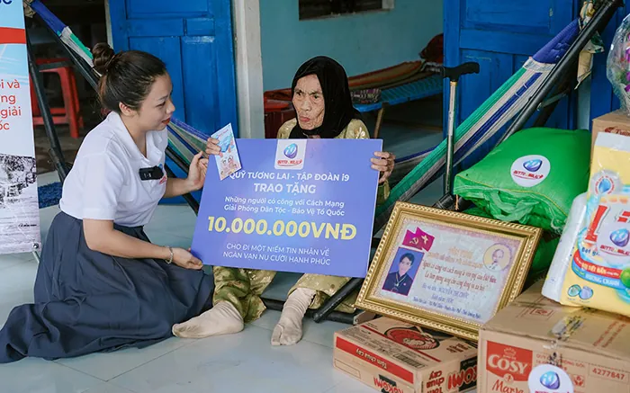 Gửi email hỗ trợ khách hàng